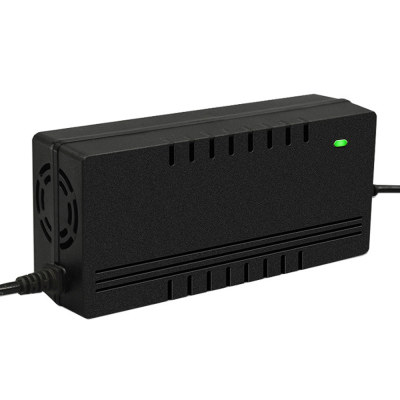 
					Зарядний пристрій для літієвих акумуляторів 48V 5A, штекер 5.5/2.5, BOX