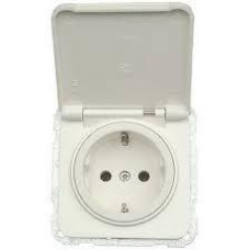 Розетка с заземлением и крышкой Hager Regina IP30 белая 13001304